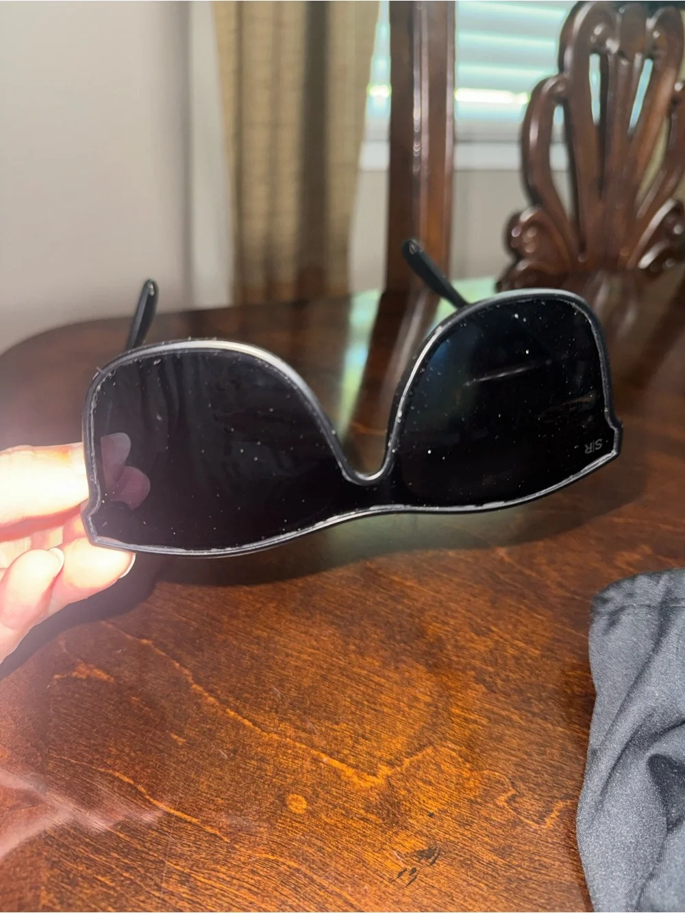 Men's Black Shield Sunglasses - Modern Full-Coverage Look Shady Rays